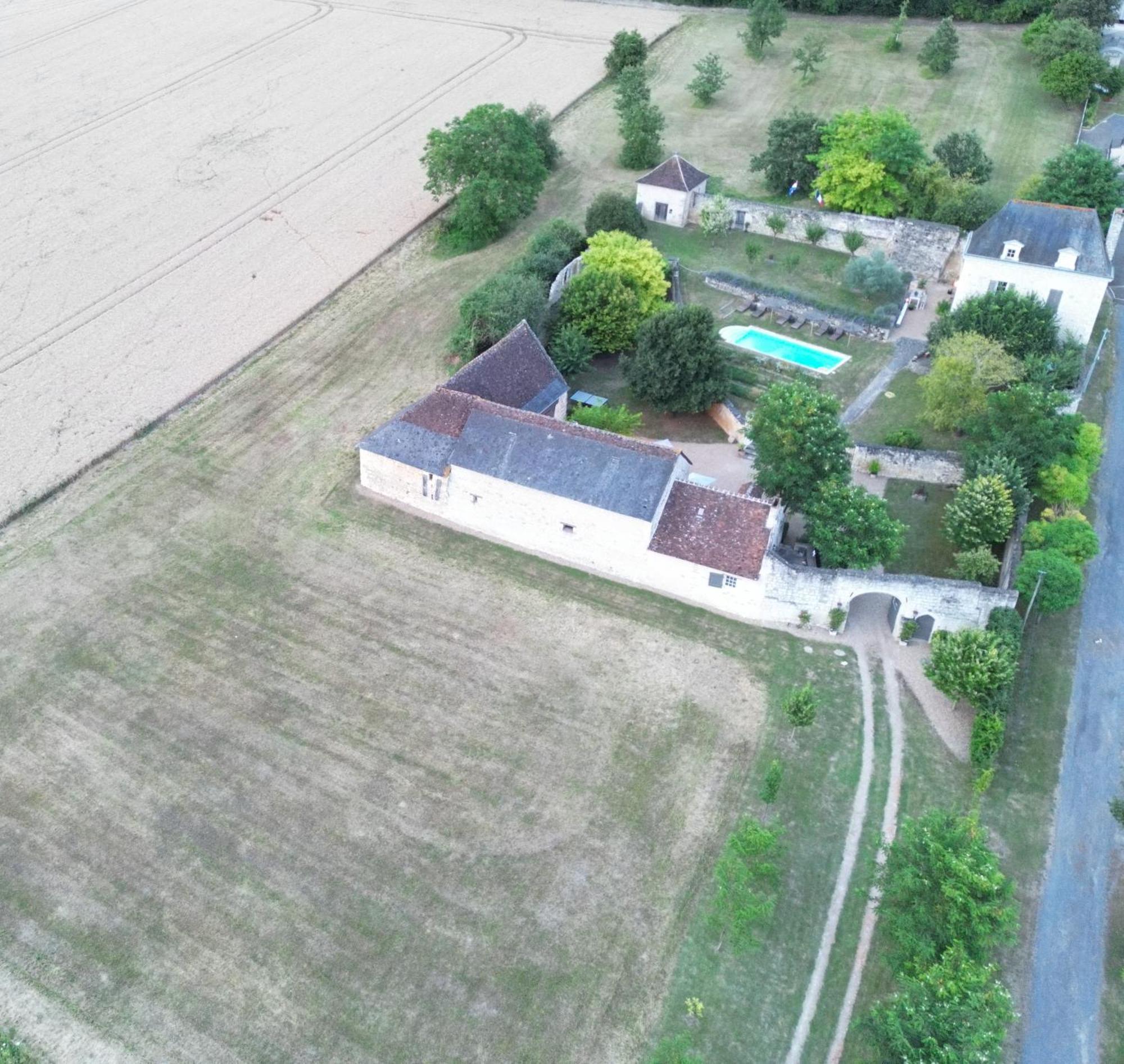 Bed and Breakfast Domaine De Givre Chinon Exterior foto