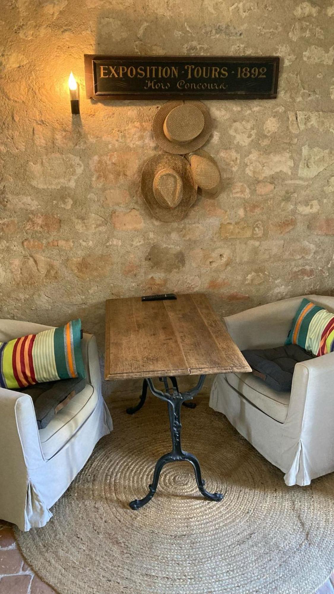 Bed and Breakfast Domaine De Givre Chinon Exterior foto